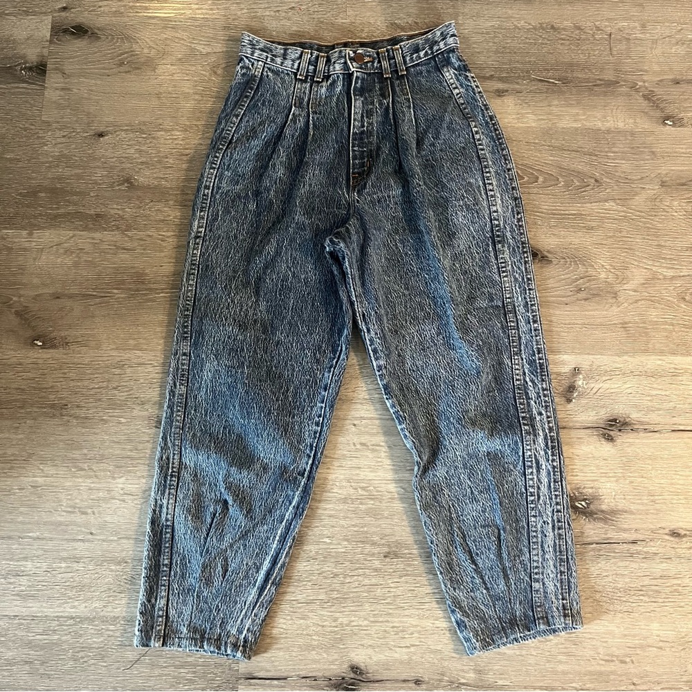 Vintage 80s Chic Acid Wash high-waisted pleated tapered leg denim mom jeans 6